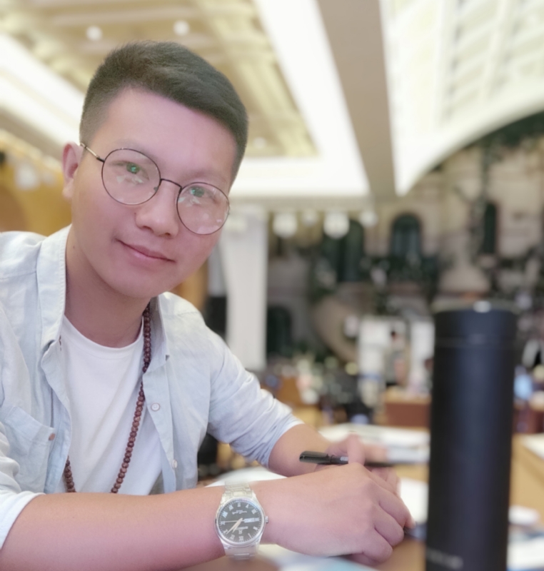 黄先生的第一张照片--大连相亲服务中心