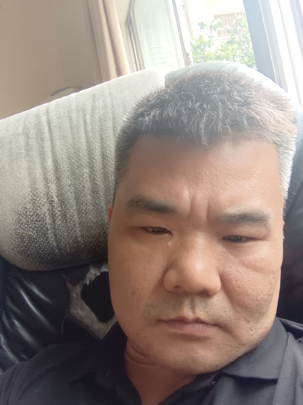 路人的第一张照片--大连相亲服务中心