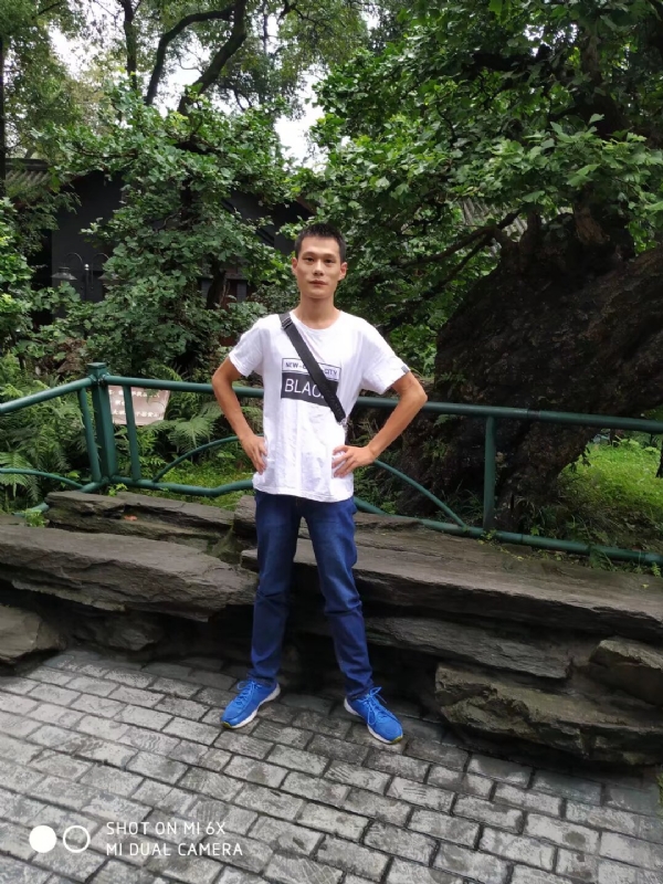 会飞的猪的第一张照片--大连相亲服务中心