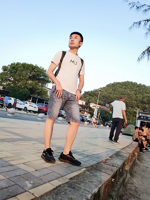 俊皓的第一张照片--大连相亲服务中心