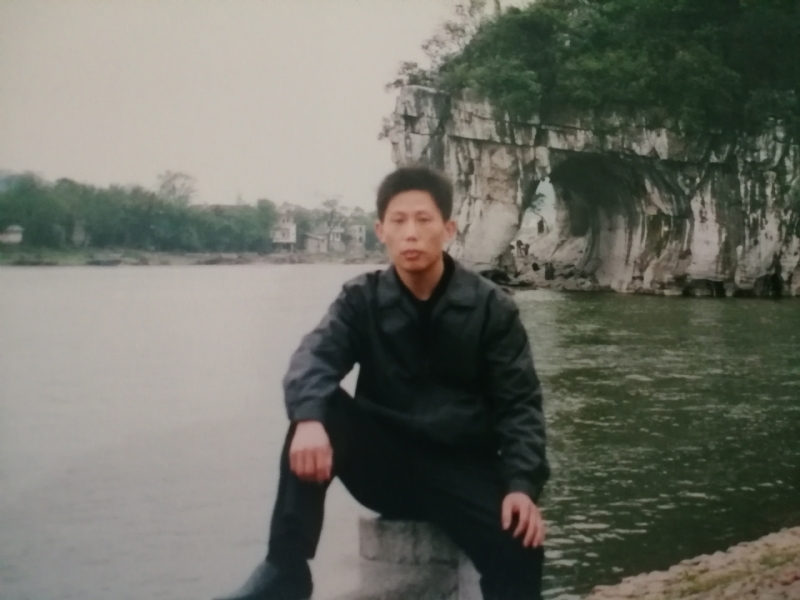 庸人自扰的第一张照片--大连相亲服务中心