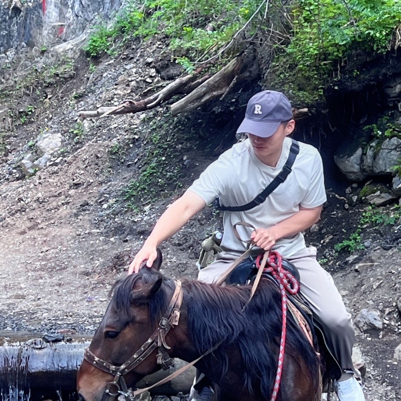 蓦然回首的第二张照片--大连相亲服务中心
