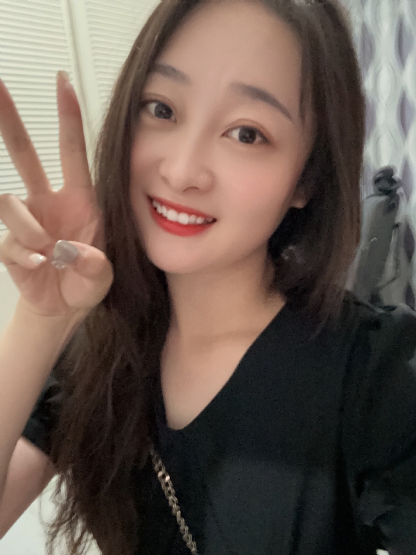 草莓的第一张照片--大连相亲服务中心