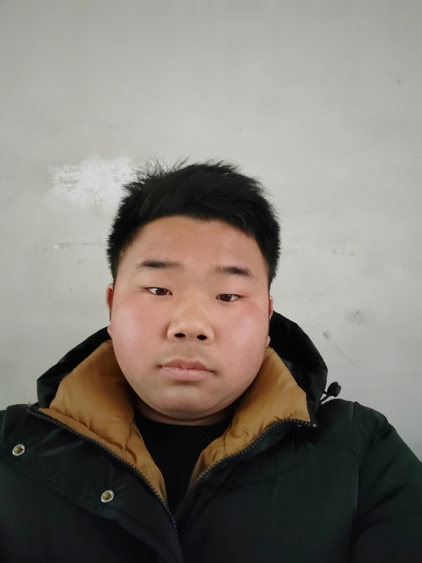 精神饱满的第四张照片--大连相亲服务中心