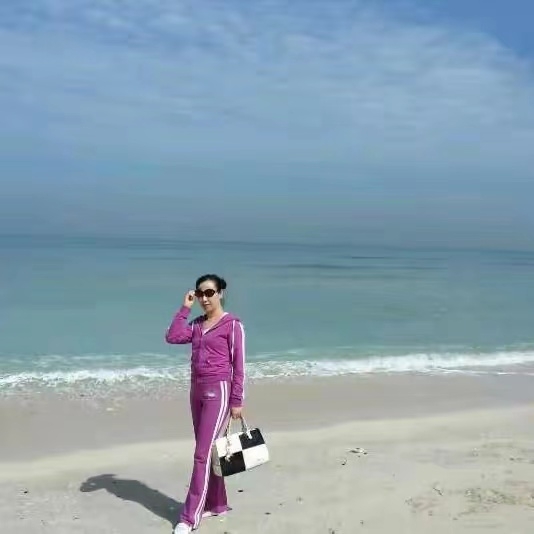 红红的第一张照片--大连相亲服务中心