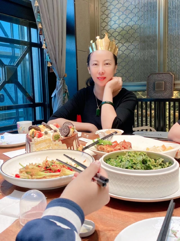 红红的第二张照片--大连相亲服务中心