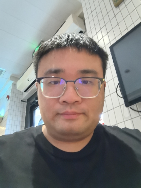 君临天下的第三张照片--大连相亲服务中心