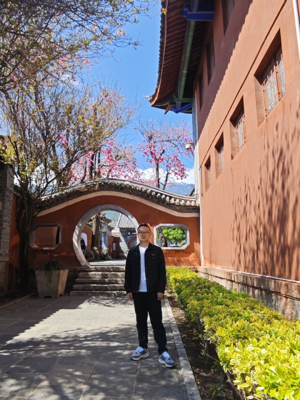 简单的第一张照片--大连相亲服务中心