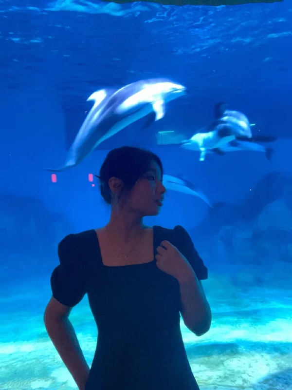 在水一方的第一张照片--大连相亲服务中心