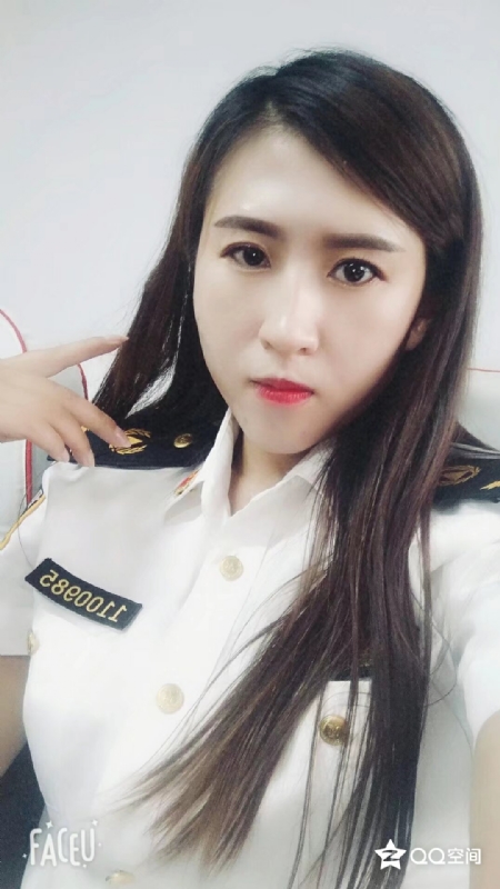 彤云密布的第二张照片--大连相亲服务中心