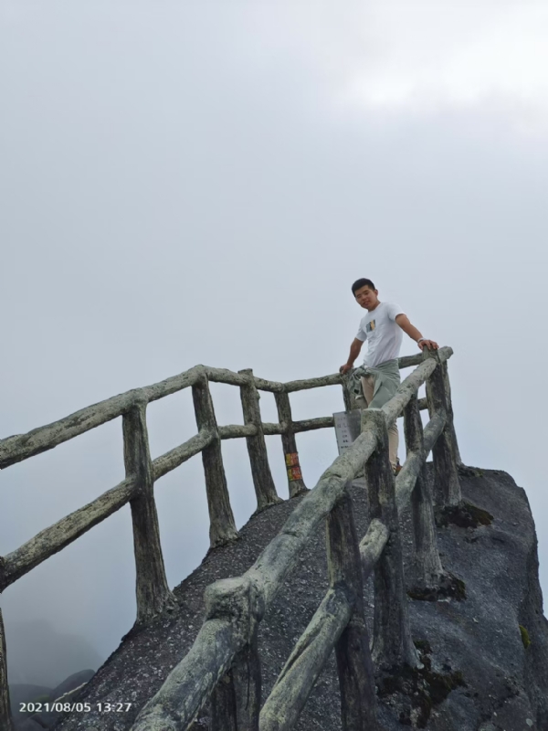 灰色轨迹的第一张照片--大连相亲服务中心