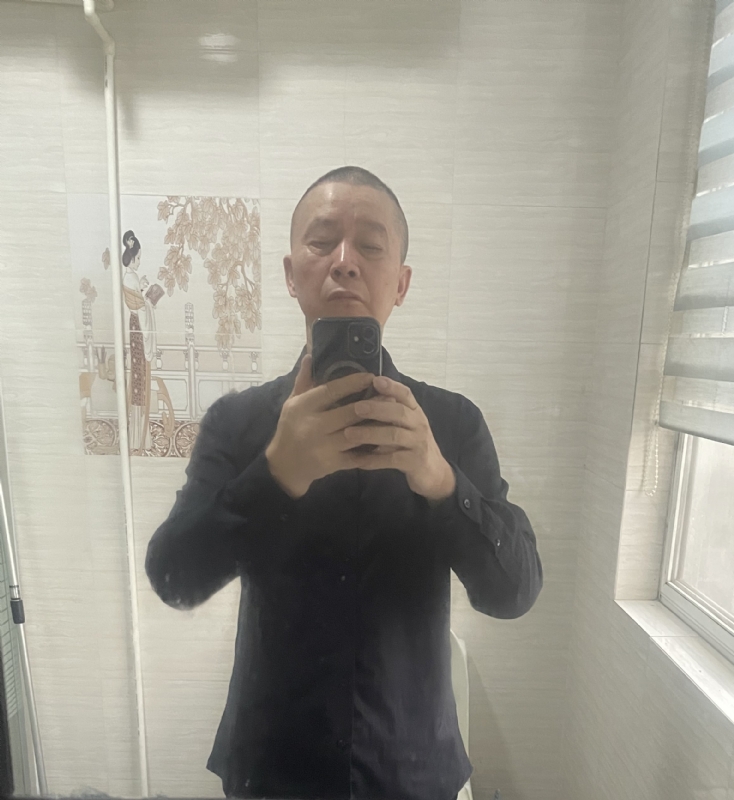 荣哥的第一张照片--大连相亲服务中心