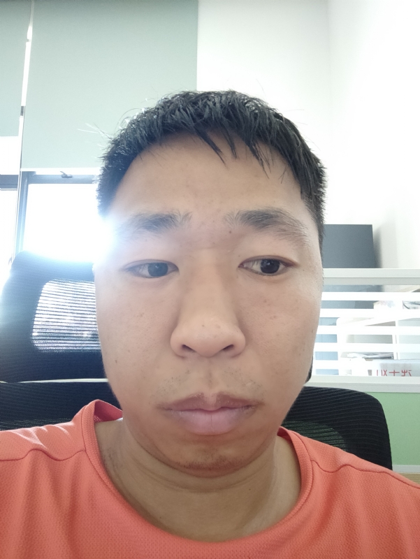 龚先生的第一张照片--大连相亲服务中心