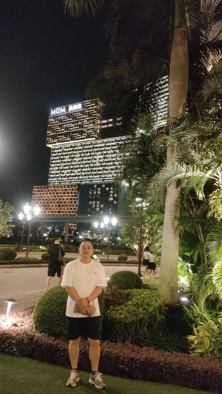 熟悉的身影的第一张照片--大连相亲服务中心