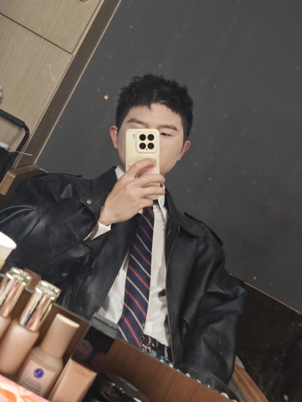 郝天翔的第一张照片--大连相亲服务中心