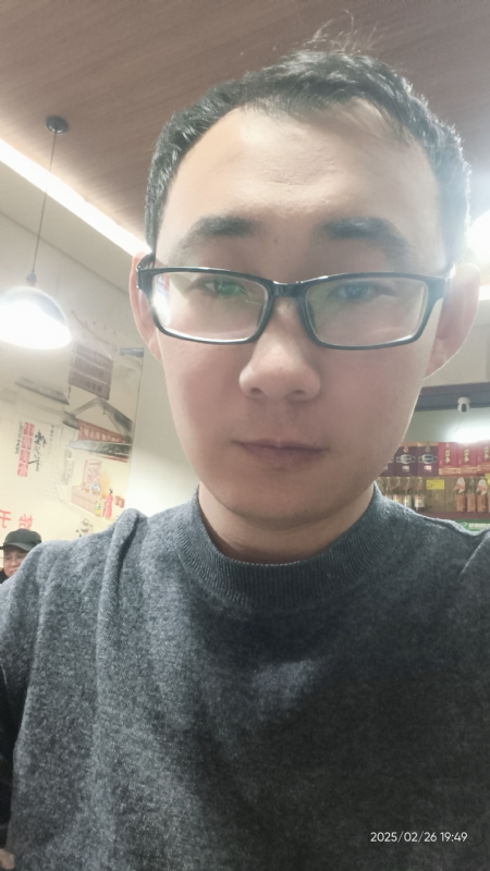 黑黑一笑的第一张照片--大连相亲服务中心