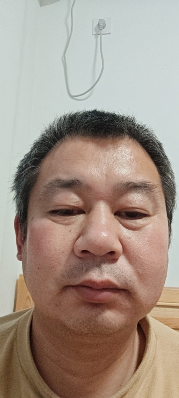 龙万的第一张照片--大连相亲服务中心