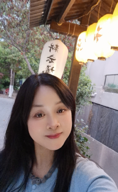 伊伊的第一张照片--大连相亲服务中心