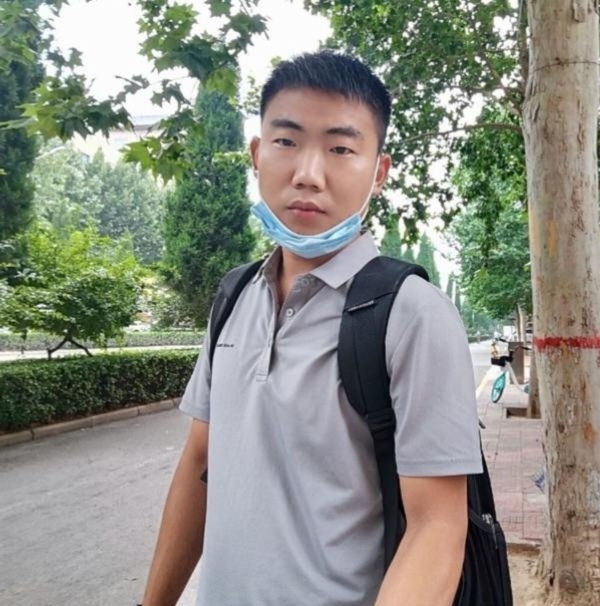 90年男征婚的第一张照片--大连相亲服务中心