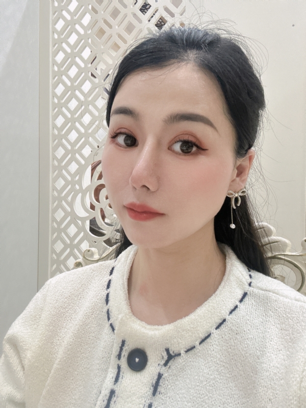 金莉的第一张照片--大连相亲服务中心