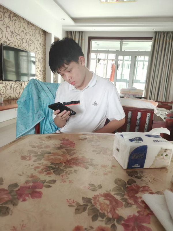 铁在烧的第一张照片--大连相亲服务中心