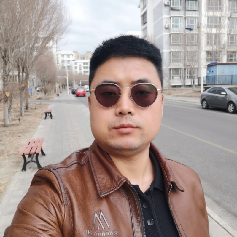 月下听风的第一张照片--大连相亲服务中心