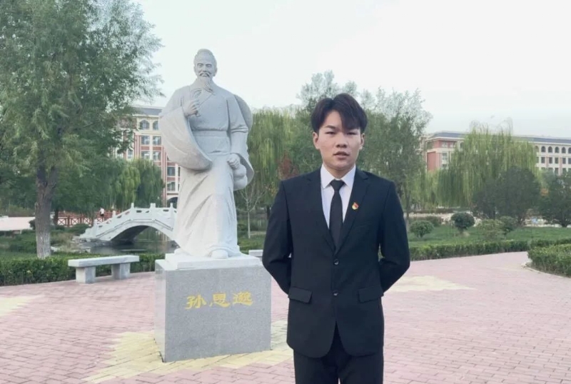 尚明月的第一张照片--大连相亲服务中心