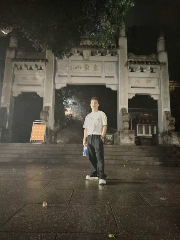 慕晨的第一张照片--大连相亲服务中心