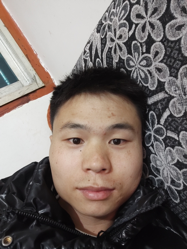 麒麟区幼儿园扛把子的第三张照片--大连相亲服务中心