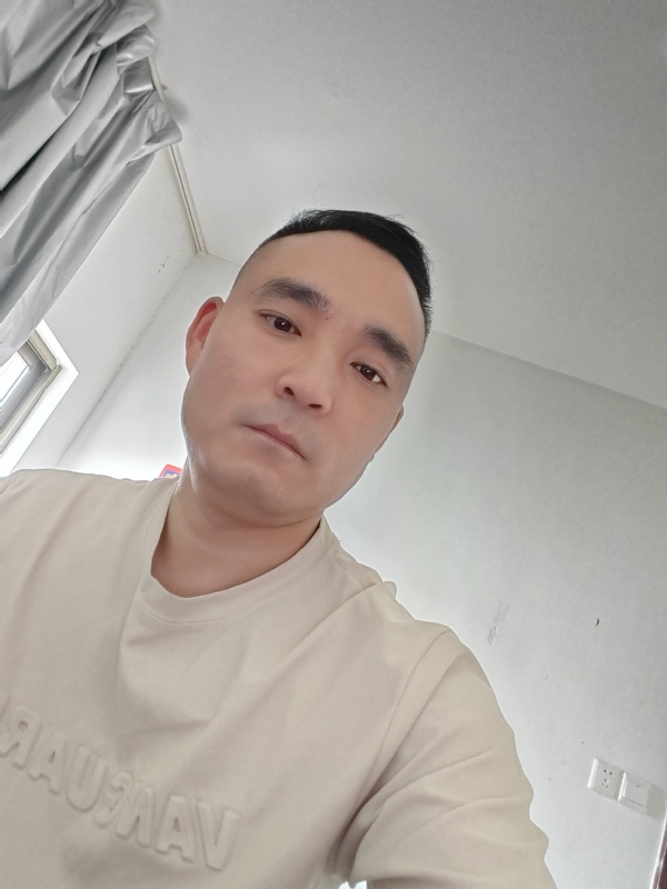 小锋的第一张照片--大连相亲服务中心