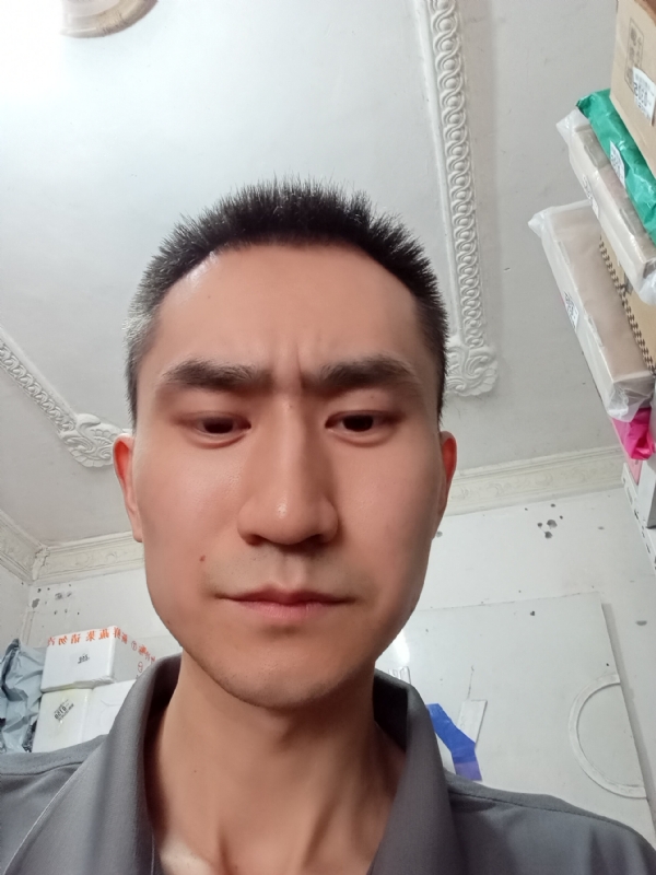 西门吹雪的第一张照片--大连相亲服务中心