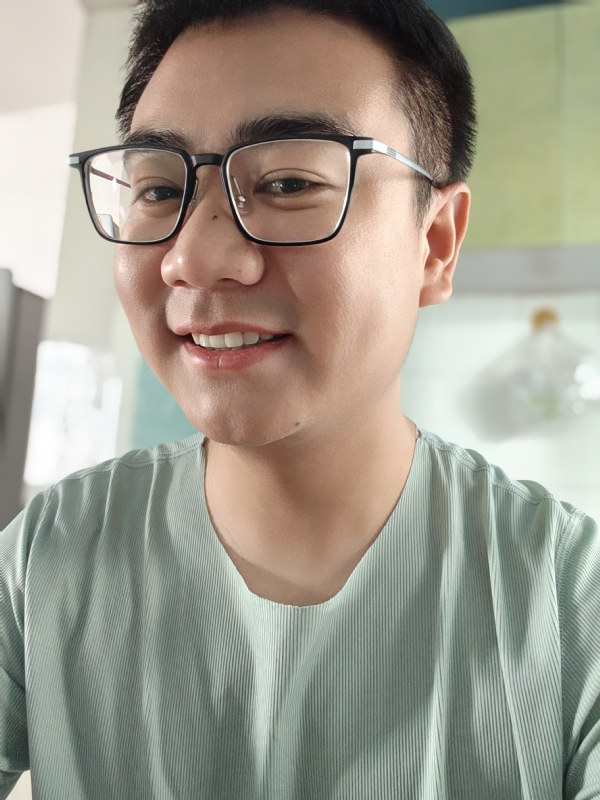 田田向上的第一张照片--大连相亲服务中心