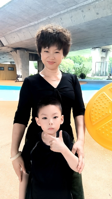 火凤凰的第二张照片--大连相亲服务中心