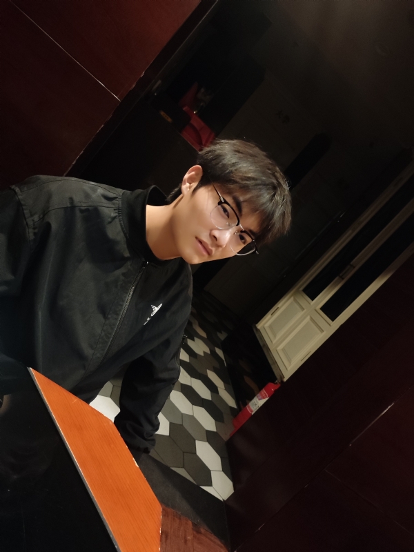 夜听雨的第一张照片--大连相亲服务中心