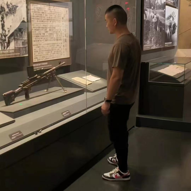 霸气的第一张照片--大连相亲服务中心