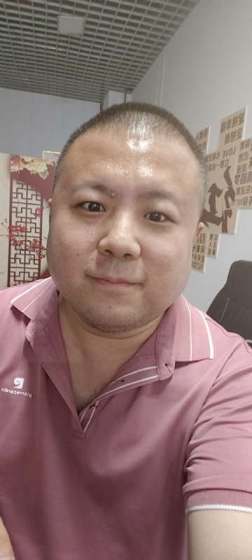 漫步星辰的第一张照片--大连相亲服务中心