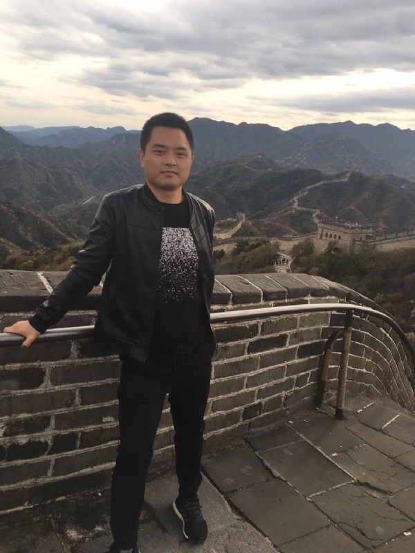 海阔天空的第一张照片--大连相亲服务中心