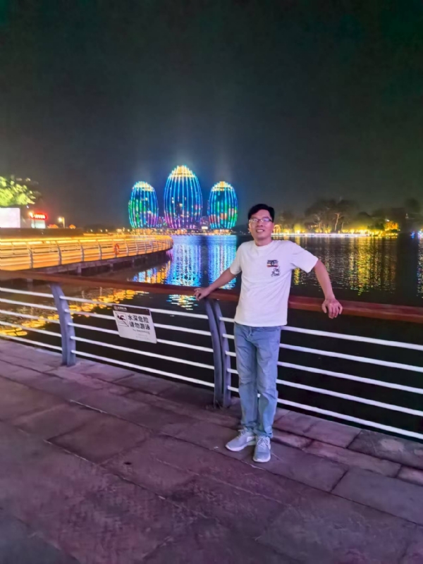 千年老妖的第一张照片--大连相亲服务中心