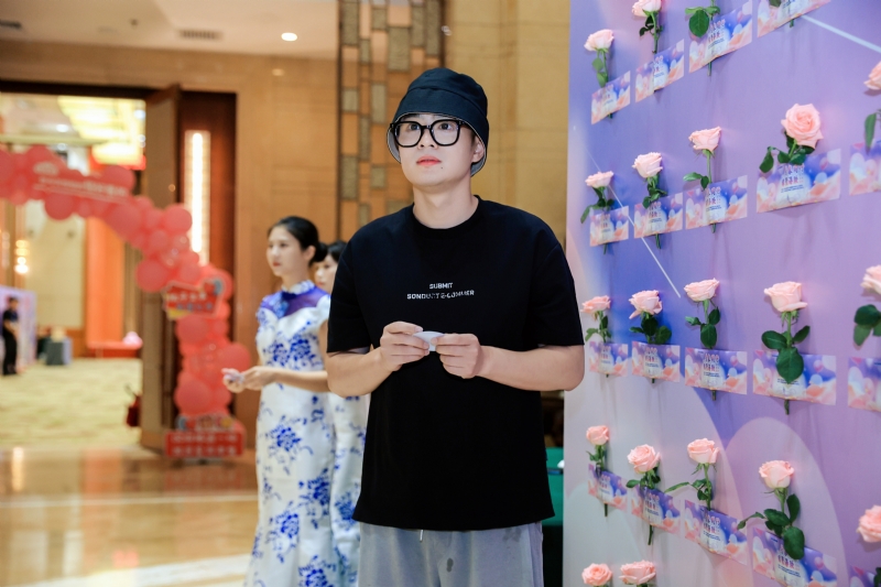 被驯服的象的第一张照片--大连相亲服务中心