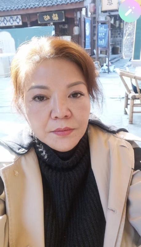 宛霞的第二张照片--大连相亲服务中心