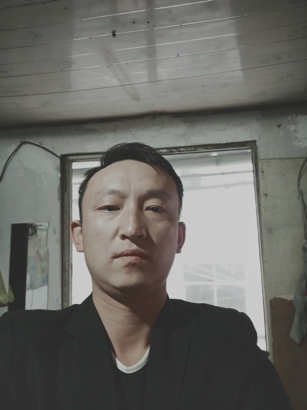 放弃爱你的第一张照片--大连相亲服务中心