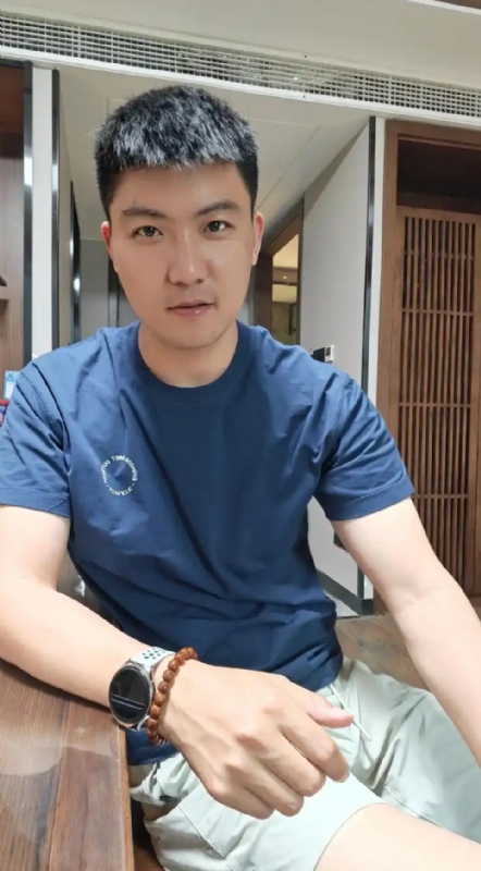 大鹏展翅的第二张照片--大连相亲服务中心