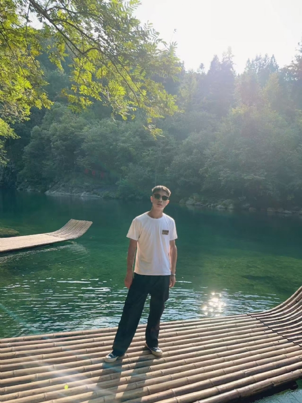 林言的第三张照片--大连相亲服务中心