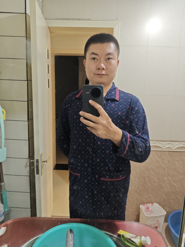 迷迷糊糊的第一张照片--大连相亲服务中心