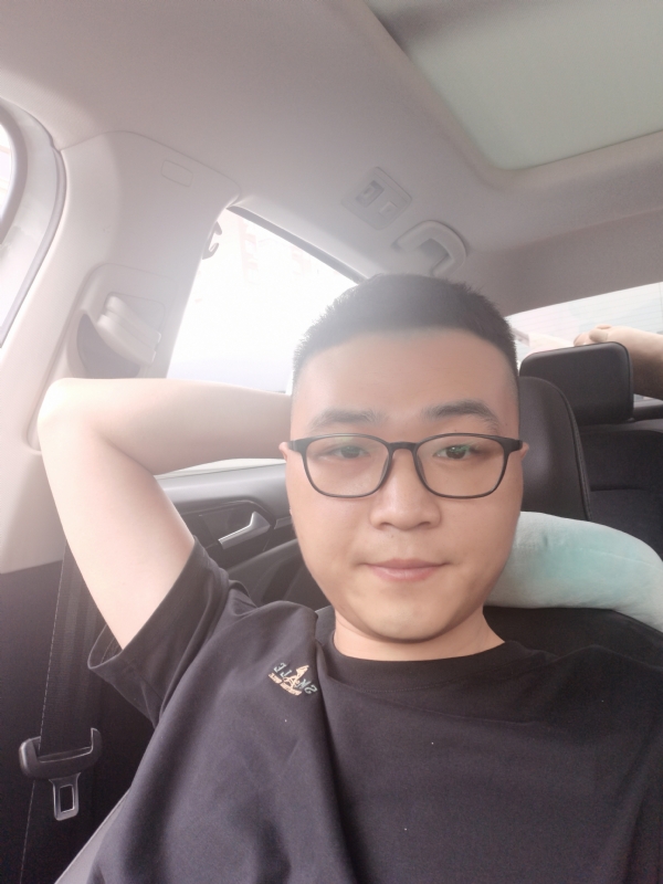 JingY的第一张照片--大连相亲服务中心