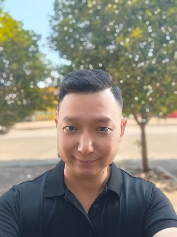 巷子里的猫的第一张照片--大连相亲服务中心