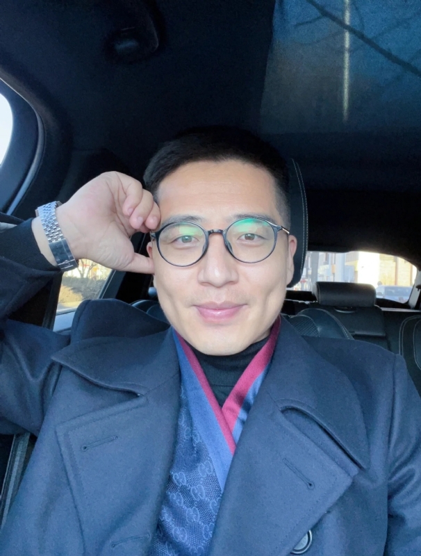 只为与你相遇的第二张照片--大连相亲服务中心