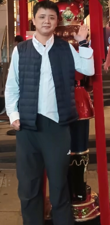 龙的陪伴的第一张照片--大连相亲服务中心