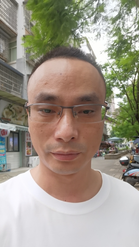 孤狼的第一张照片--大连相亲服务中心