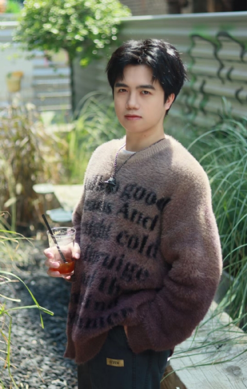 檐下雨的第二张照片--大连相亲服务中心